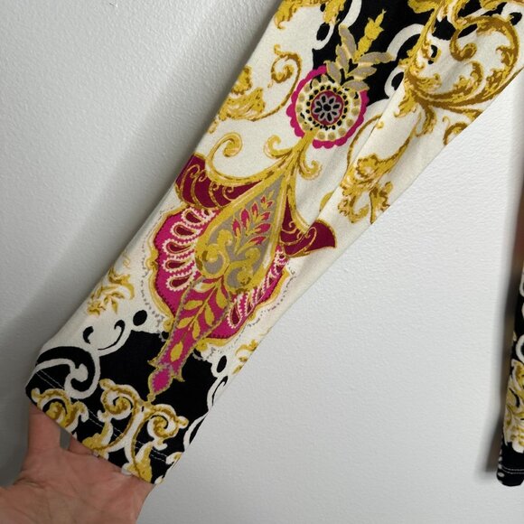 Chicos Scrolled Gold Scarf Tee Size XL 3 V-Neck Long Sleeve - Picture 3 of 12